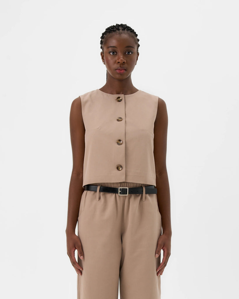 Valerie C. Sleeveless Jacket (Beige) - Victoire BoutiqueValerie CShirts & Tops Ottawa Boutique Shopping Clothing