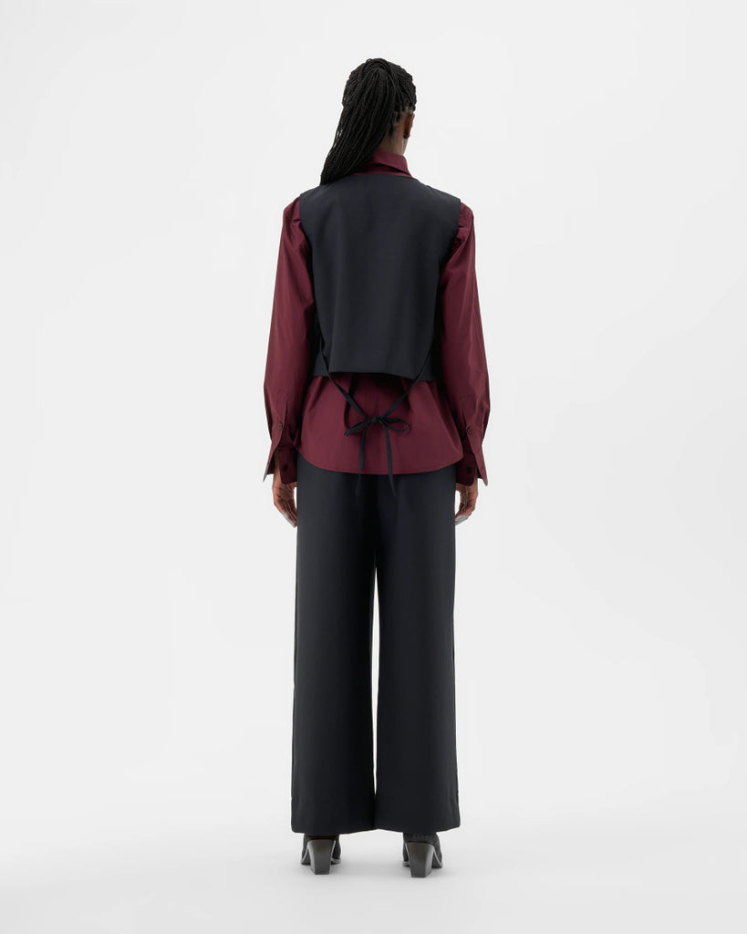 Valerie C. Sleeveless Jacket (Dark Navy) - Victoire BoutiqueValerie CShirts & Tops Ottawa Boutique Shopping Clothing