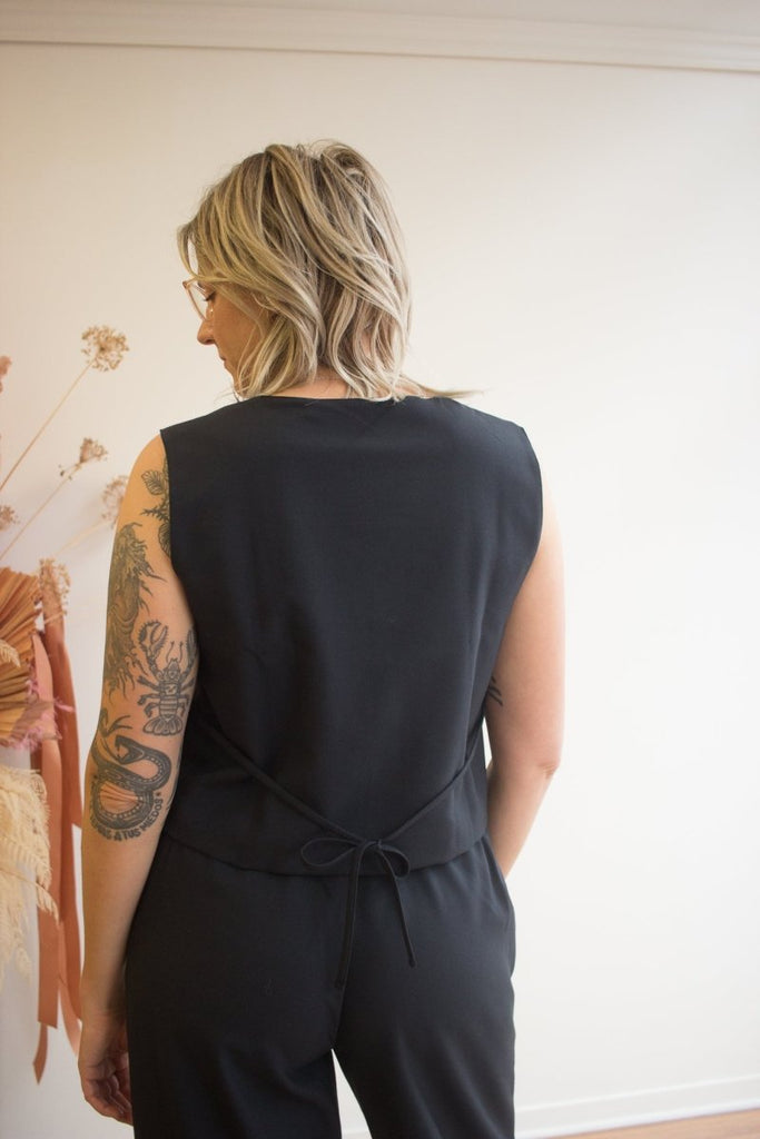 Valerie C. Sleeveless Jacket (Dark Navy) - Victoire BoutiqueValerie CShirts & Tops Ottawa Boutique Shopping Clothing