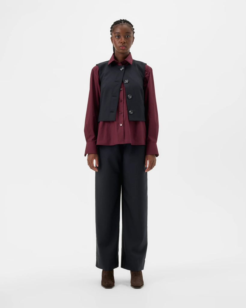 Valerie C. Sleeveless Jacket (Dark Navy) - Victoire BoutiqueValerie CShirts & Tops Ottawa Boutique Shopping Clothing