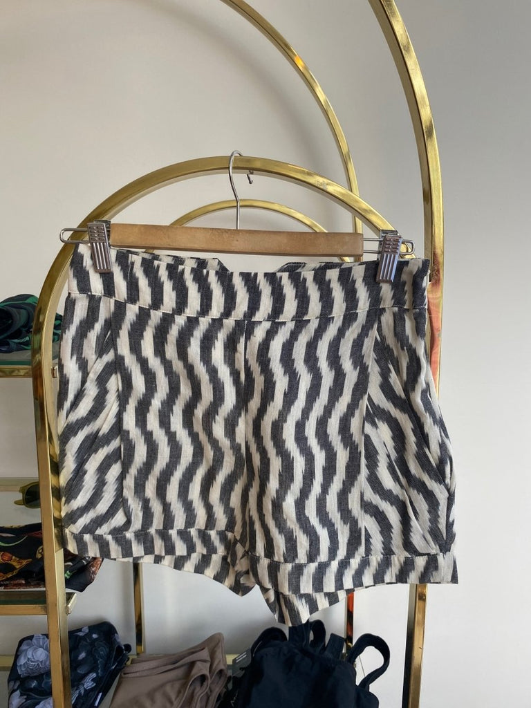 Valerie Dumaine Archive - Shorts - Victoire BoutiqueValerie DumaineSkirts Ottawa Boutique Shopping Clothing