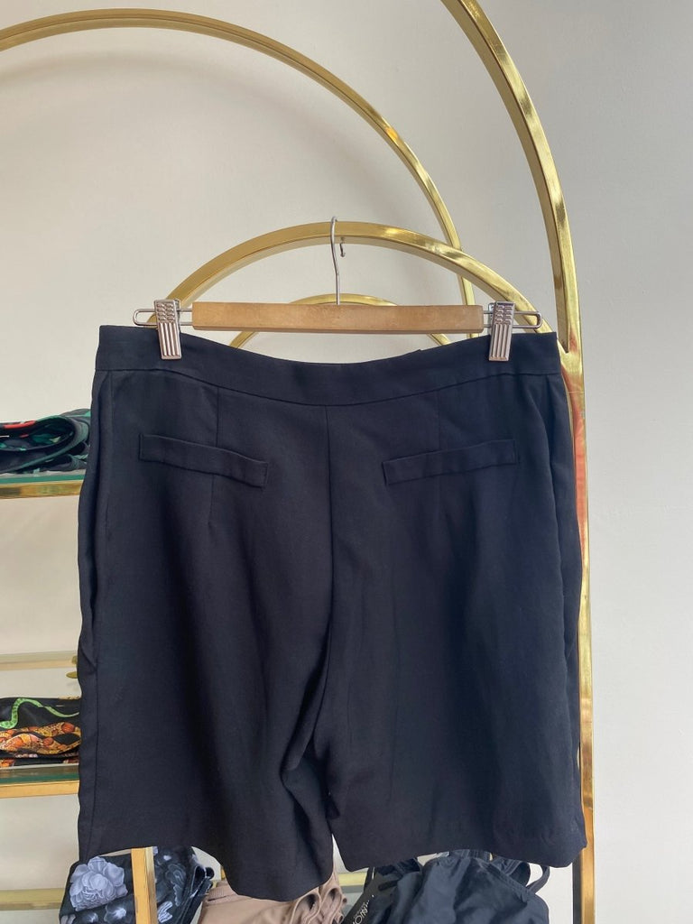 Valerie Dumaine Archive - Shorts - Victoire BoutiqueValerie DumaineSkirts Ottawa Boutique Shopping Clothing