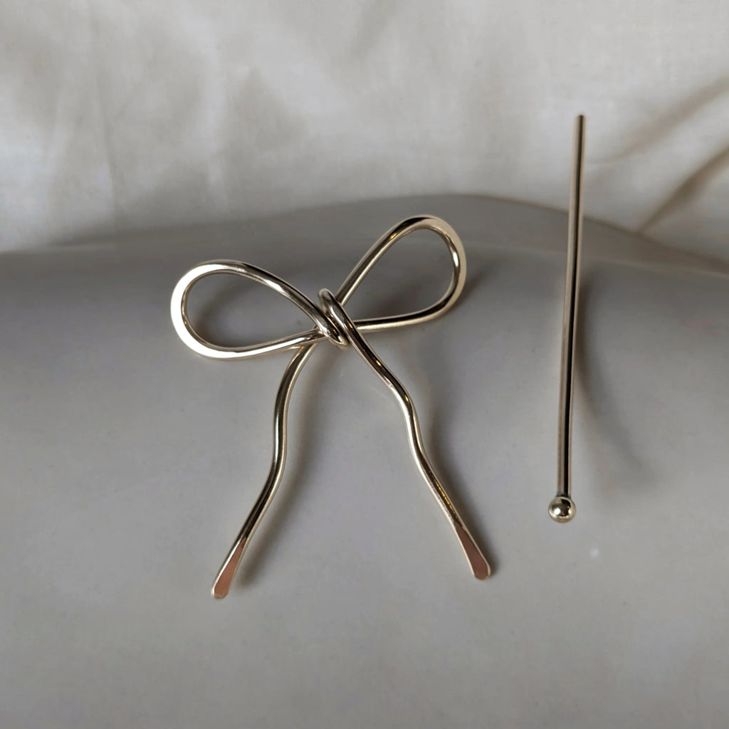 Vanderzee Bow Hairpins (Brass) - Victoire BoutiqueVanderzeeHair Accessories Ottawa Boutique Shopping Clothing