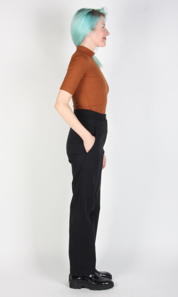 Birds Of North America Clothing Toronto Oxeye Pants. High Waisted Organic Cotton Twill Long Hem Workwear Pants. Ethically Made Eco Friendly Sustainable Slow Fashion. Free Shipping in Canada. Canadian Design Independent Designer. Woman Owned Brand Business. Best Boutique Clothing Fashion Canada. Victoire Boutique Ottawa.