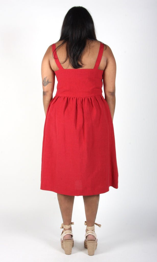 Birds of North America Clothing Toronto Thistlebird Dress. Linen Sleeveless Princess Neck Knee Length Dress with Front Buttons. Eco Friendly Ethical Sustainable Clothing. Slow Fashion. Canadian Design Independent Designer. Made in Canada. Free Shipping in Canada. Woman Owned Brand Business. Victoire Boutique Ottawa.