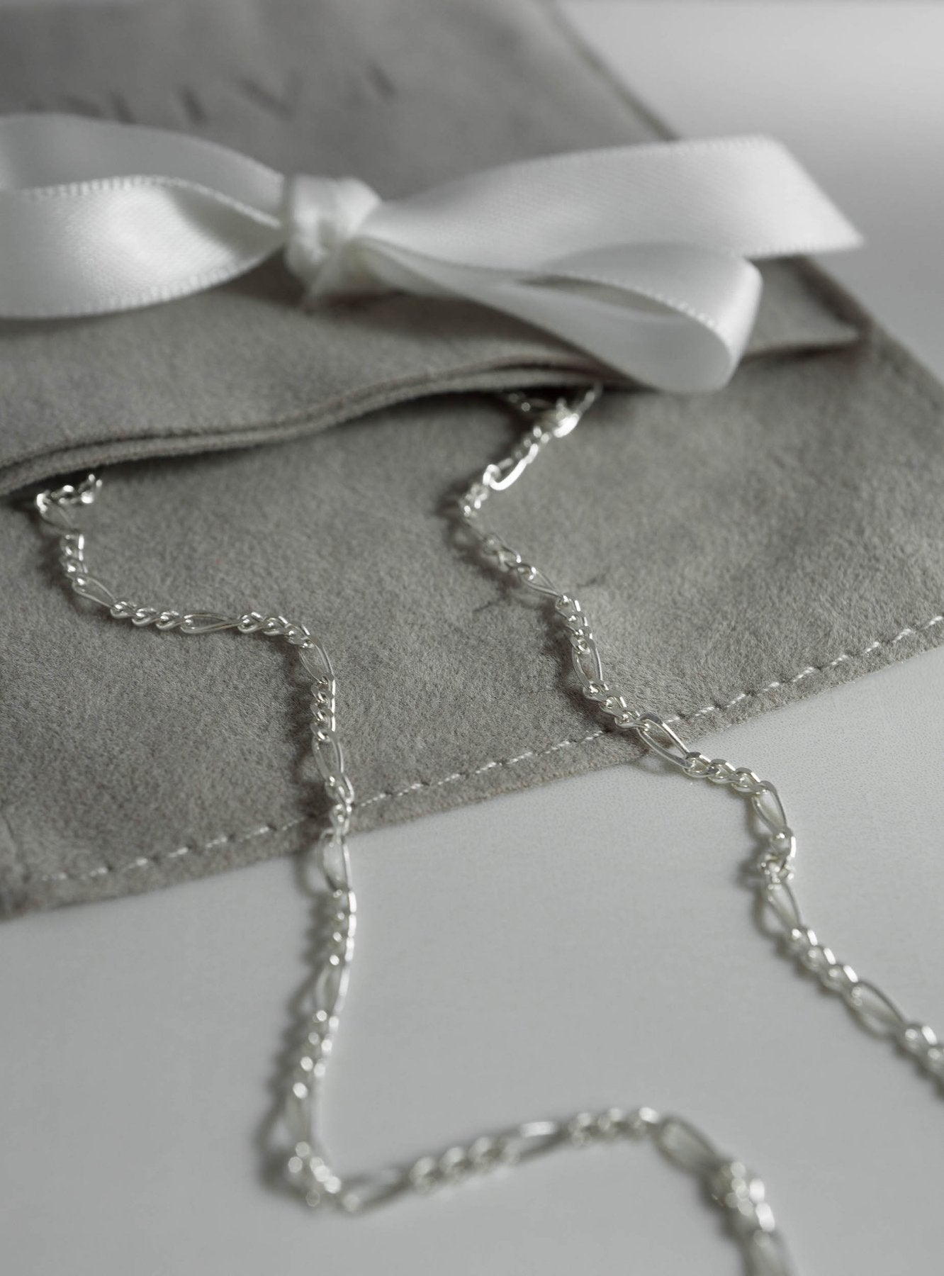 FAIR Jewelry Figaro Chain Necklace (Gold or Silver) Victoire