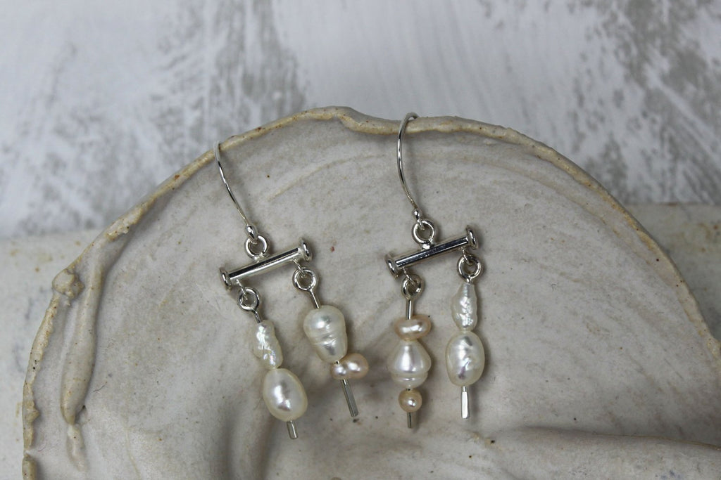 House of Hudson Narrow Dancing Pearl Earrings - Victoire BoutiqueHouse of HudsonEarrings Ottawa Boutique Shopping Clothing
