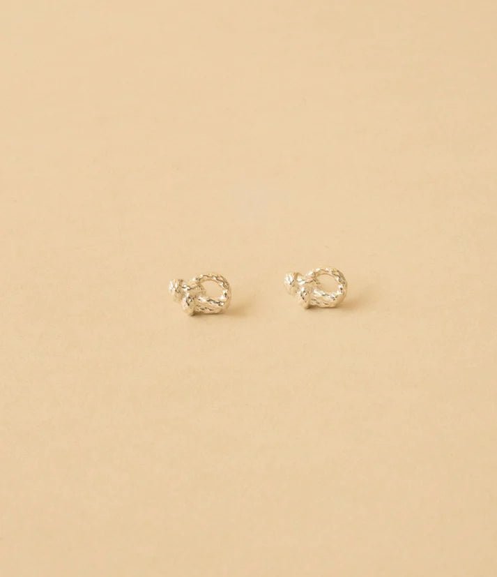 La Manufacture Noeuds Studs (Small - Gold or Silver) - Victoire BoutiqueLa ManufactureEarrings Ottawa Boutique Shopping Clothing
