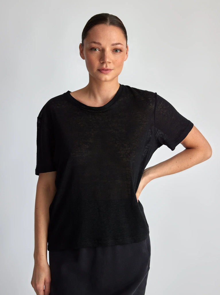 Lepidoptere Agathe Linen T-Shirt (Black) - Victoire BoutiqueLepidoptereTops Ottawa Boutique Shopping Clothing