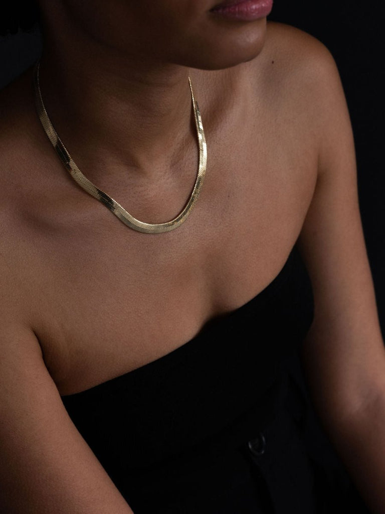 Lisbeth Herringbone XL Necklace - Victoire BoutiqueLisbeth JewelryNecklaces Ottawa Boutique Shopping Clothing
