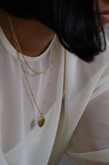 Lisbeth Round Locket Necklace - Victoire BoutiqueLisbeth JewelryNecklaces Ottawa Boutique Shopping Clothing