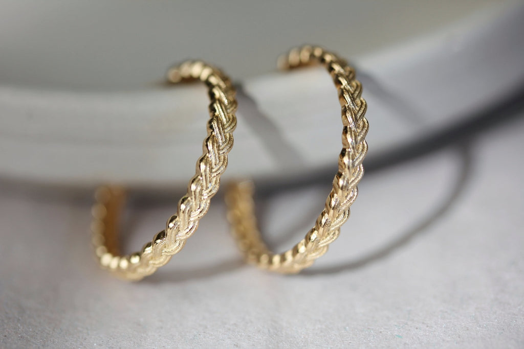 Little Gold Seagrass Hoops - Victoire BoutiqueLittle GoldEarrings Ottawa Boutique Shopping Clothing