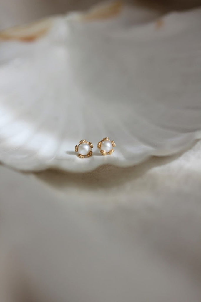 Little Gold Tiny Pearl Flower Studs - Victoire BoutiqueLittle GoldEarrings Ottawa Boutique Shopping Clothing