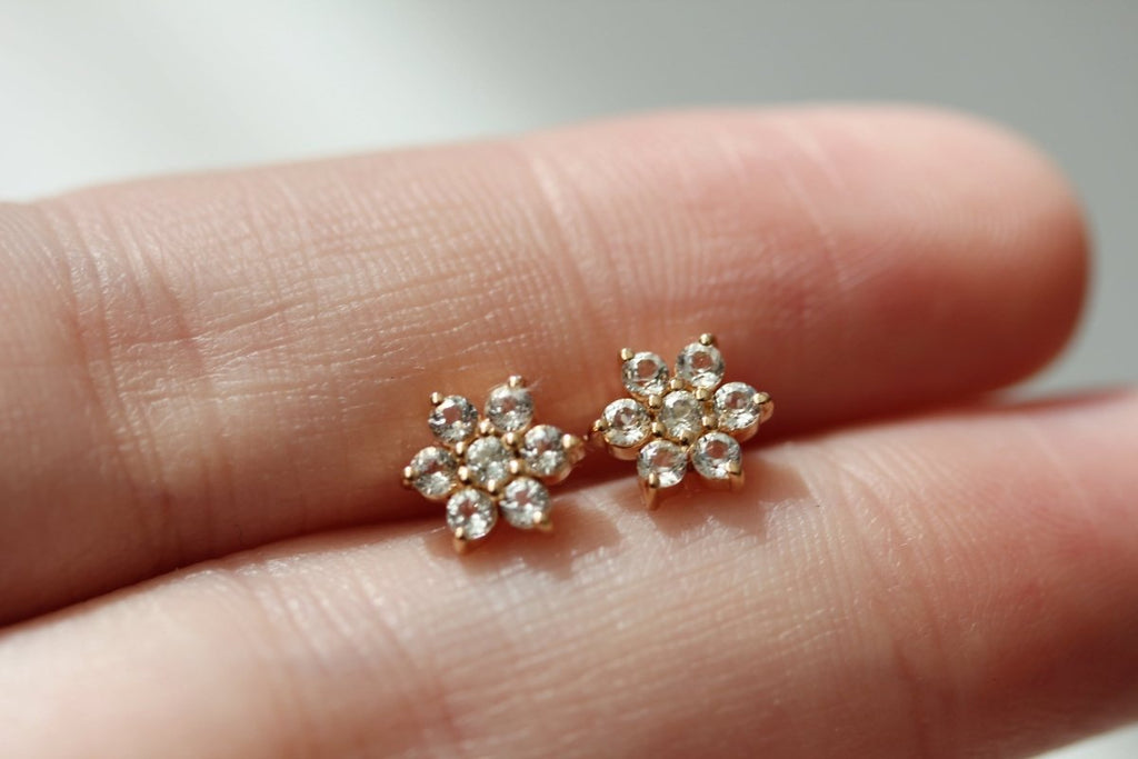 Little Gold Willow Studs - Victoire BoutiqueLittle GoldEarrings Ottawa Boutique Shopping Clothing