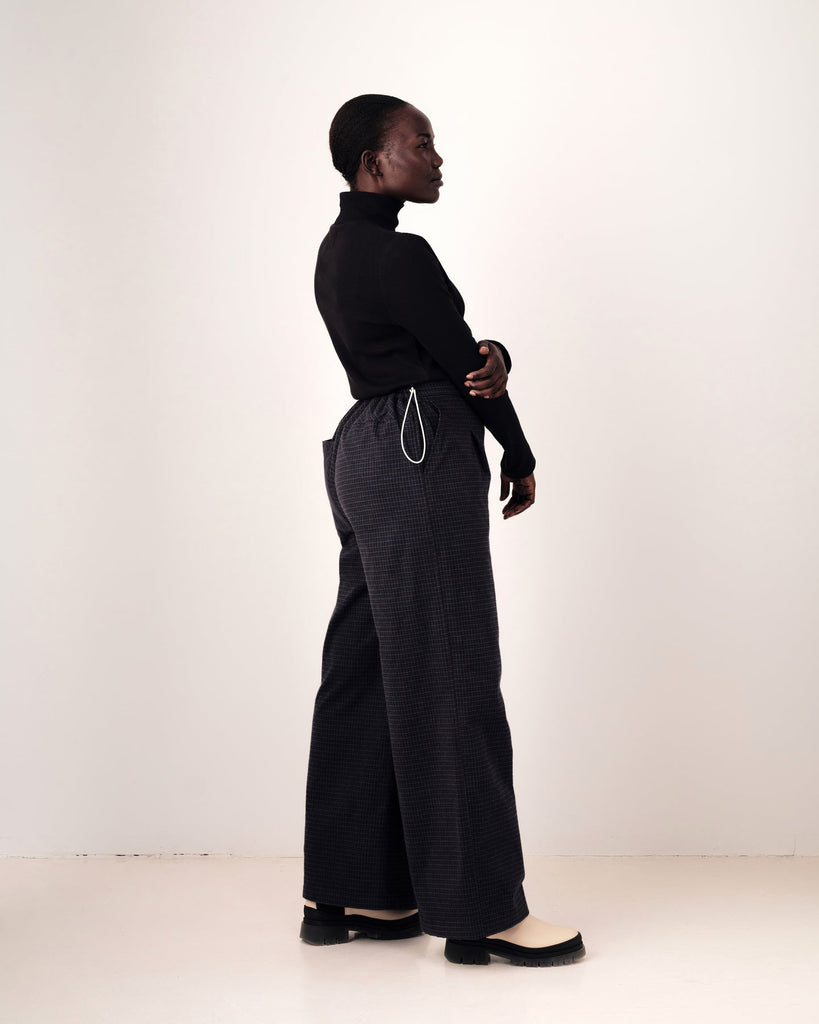 Odeyalo Adamo Turtleneck (Black) - Victoire BoutiqueOdeyaloTops Ottawa Boutique Shopping Clothing