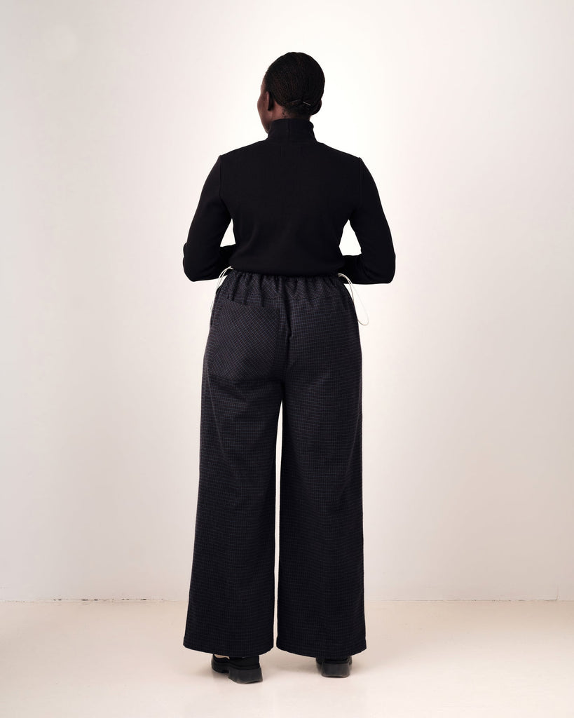 Odeyalo Adamo Turtleneck (Black) - Victoire BoutiqueOdeyaloTops Ottawa Boutique Shopping Clothing