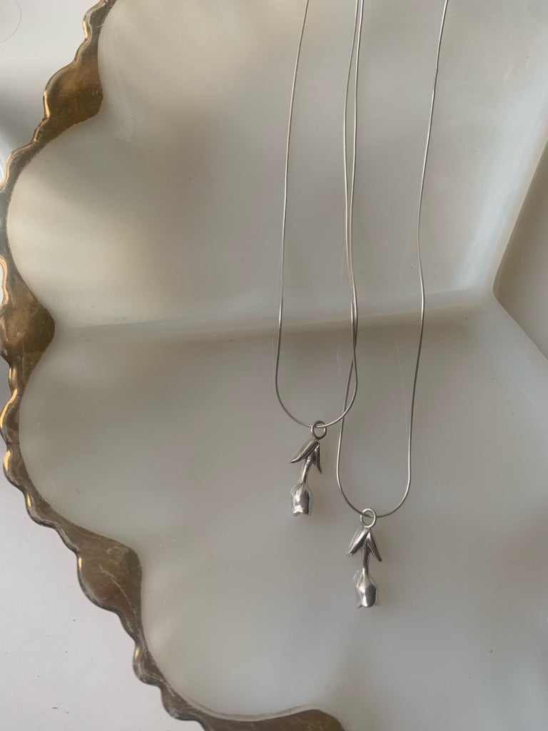 Olivia Warren Tulip Necklace (Silver) - Victoire BoutiqueOlivia WarrenNecklace Ottawa Boutique Shopping Clothing