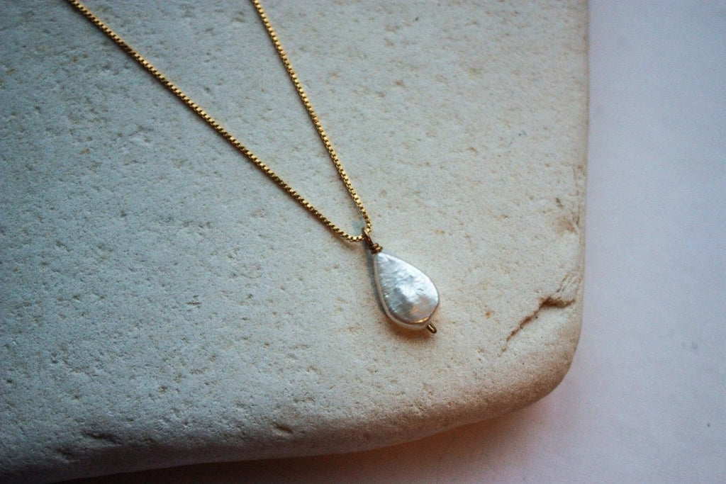 Rowe Raindrop Pearl Necklace - Victoire BoutiqueRoweNecklace Ottawa Boutique Shopping Clothing