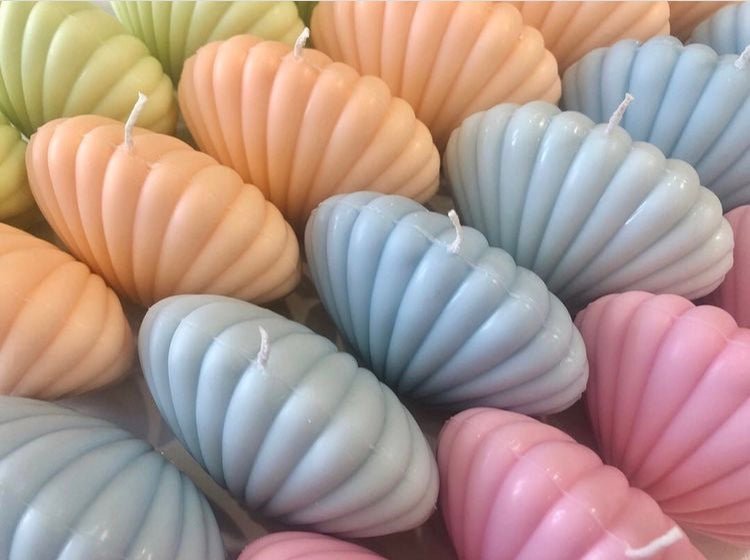 Sunday Skies The Shell Candle (Assorted Colours) - Victoire BoutiqueSunday SkiesHome Ottawa Boutique Shopping Clothing