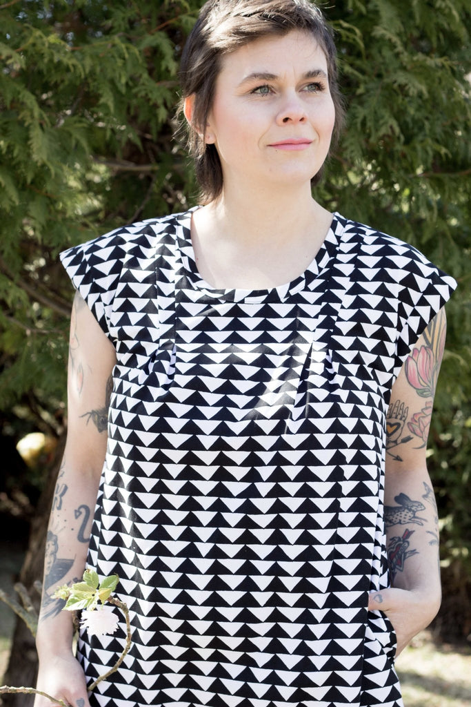 Vera Véro Pacific Dress (Black Triangles) - Victoire BoutiqueVera VéroDresses Ottawa Boutique Shopping Clothing